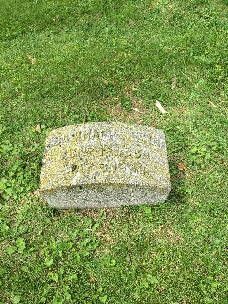 Ida Smith Knapp's grave. Photo 3