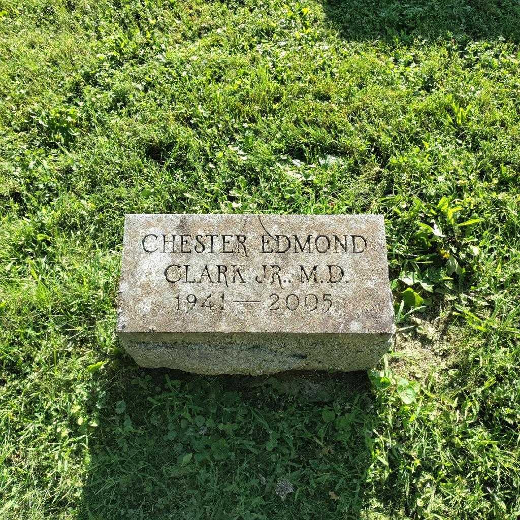 Doctor Chester Edmond Clark Junior's grave. Photo 3