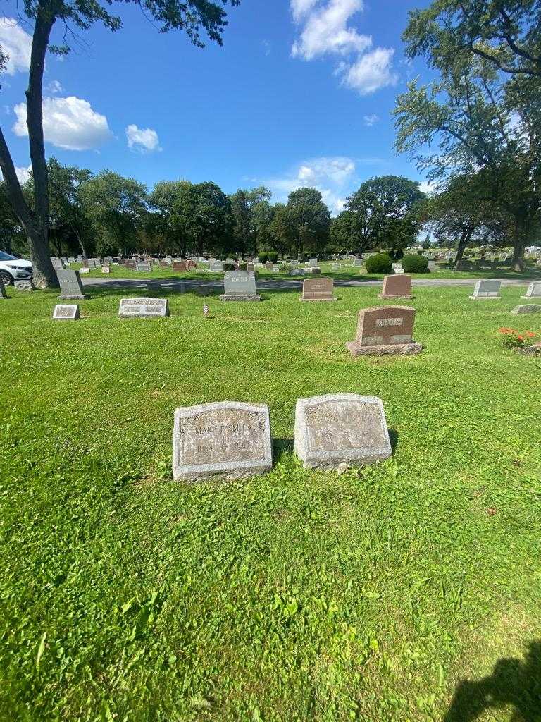 Mary E. Smith's grave. Photo 1