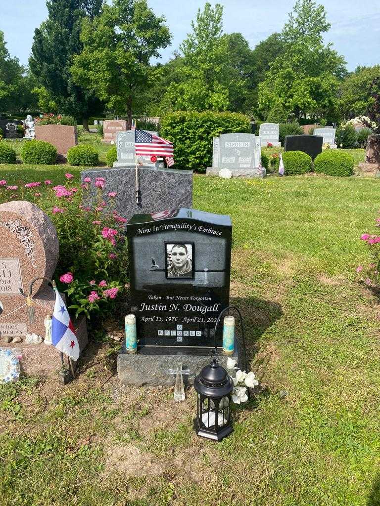 Justin N. Dougall's grave. Photo 2