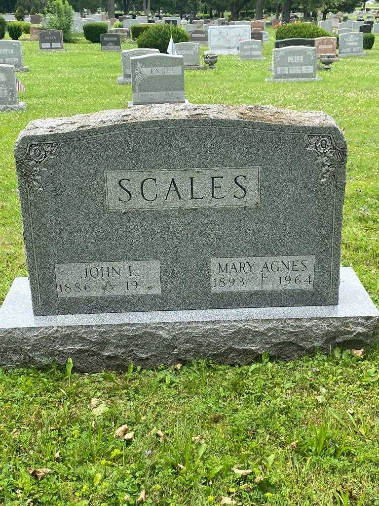 Mary Agnes Scales's grave. Photo 3