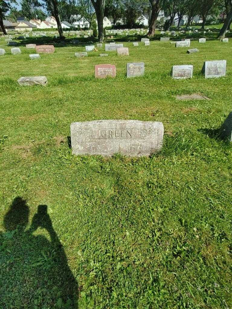 Alwine A. Green's grave. Photo 1