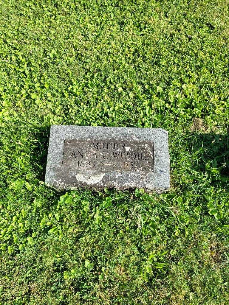 Anna F. Weidig's grave. Photo 2