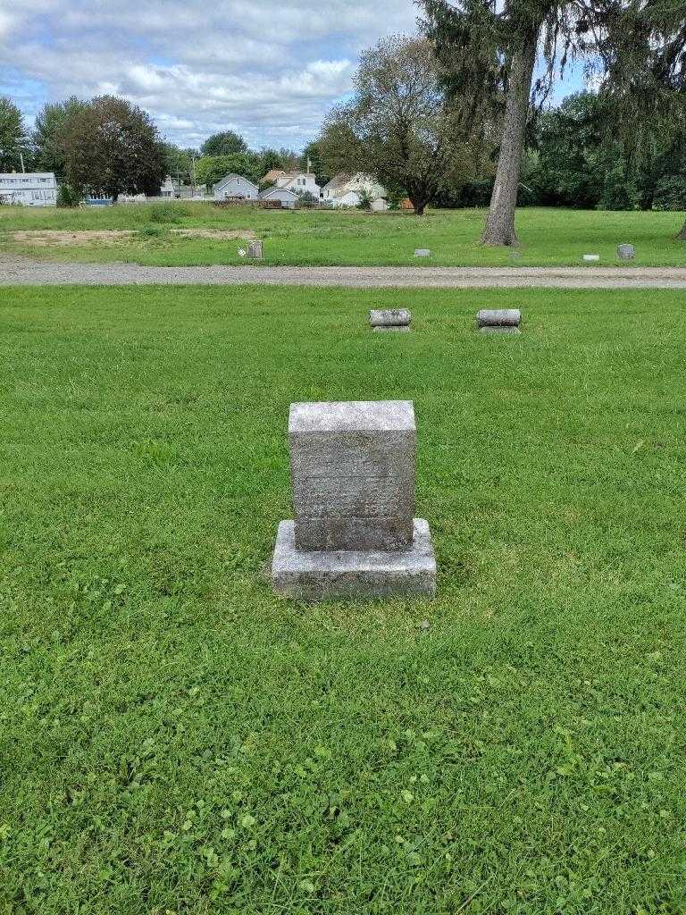 Carl Weis's grave. Photo 1