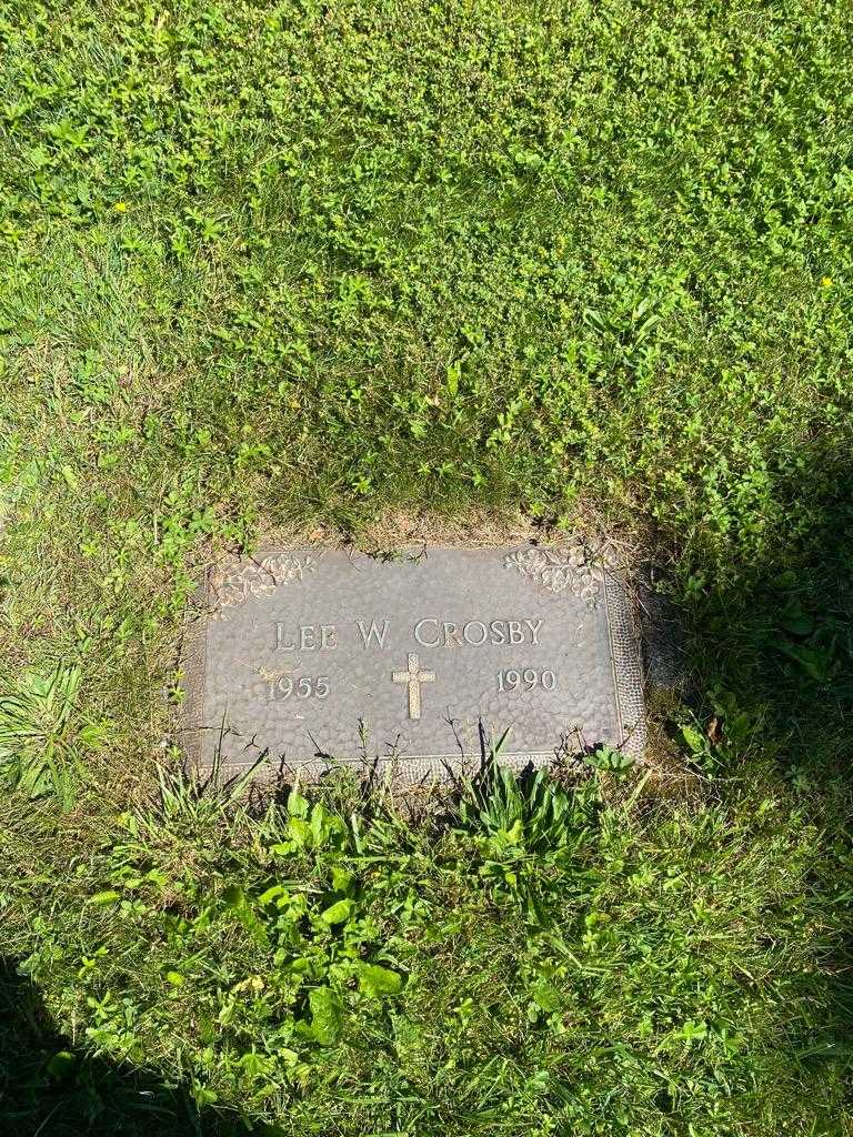 Lee W. Crosby's grave. Photo 3