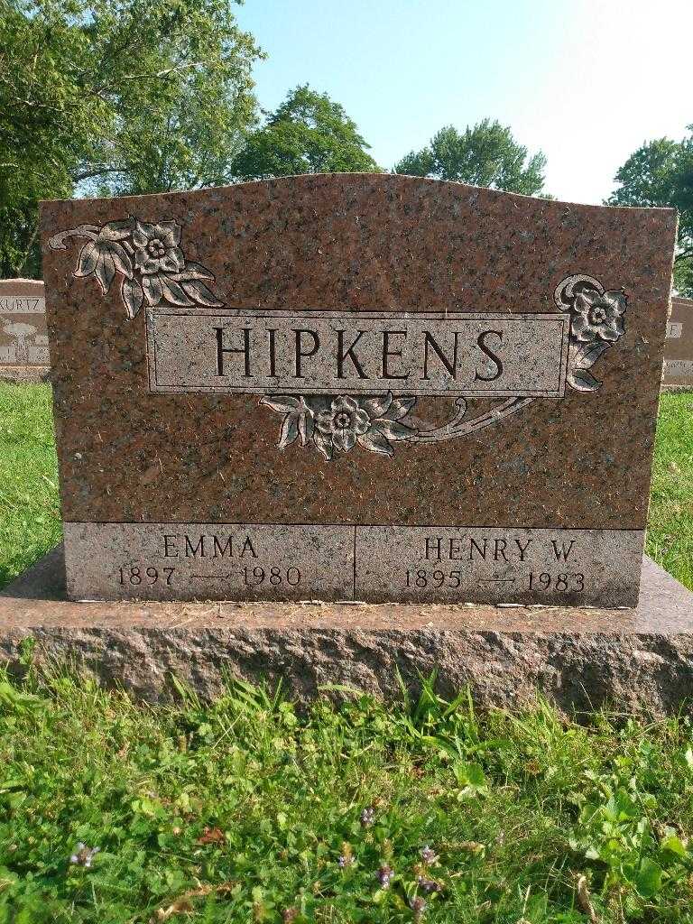 Emma Hipkens's grave. Photo 3