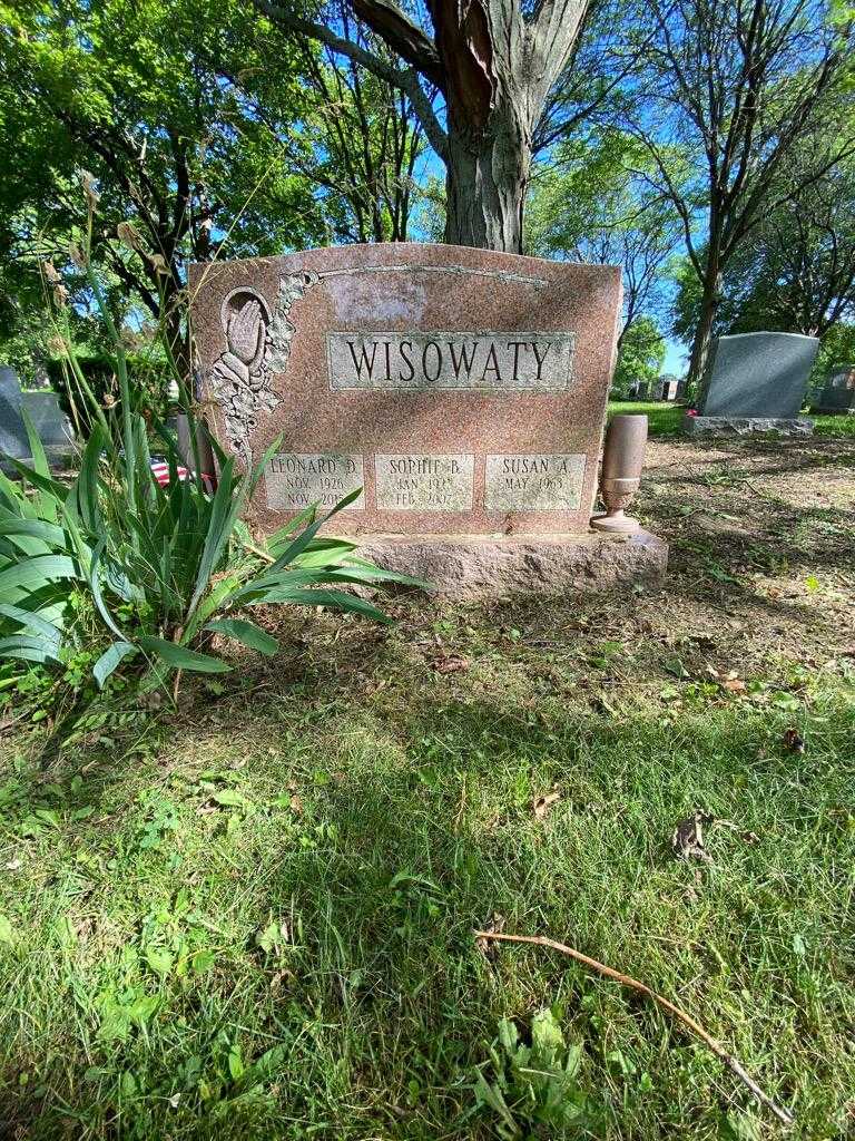 Leonard D. Wisowaty's grave. Photo 1