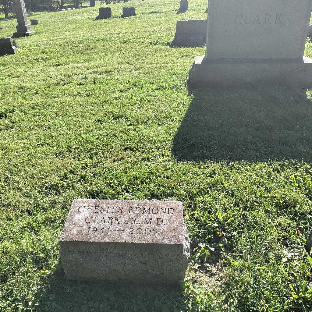 Doctor Chester Edmond Clark Junior's grave. Photo 3