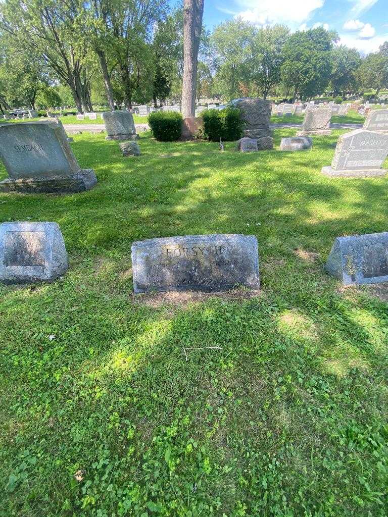 Hattie M. Forsyth's grave. Photo 1