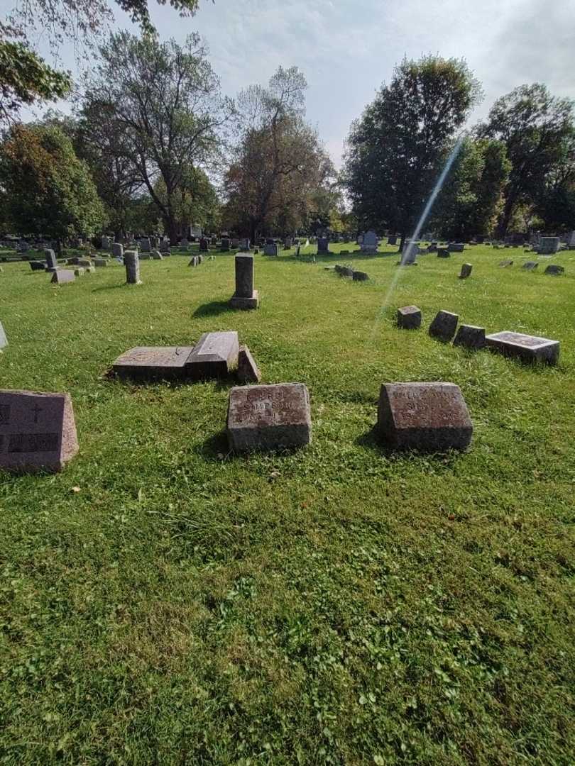 George W. Simpson's grave. Photo 1