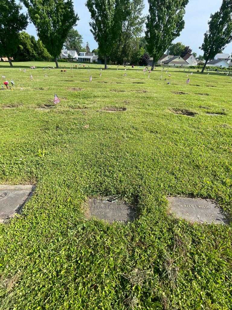 Lena Frisina's grave. Photo 1