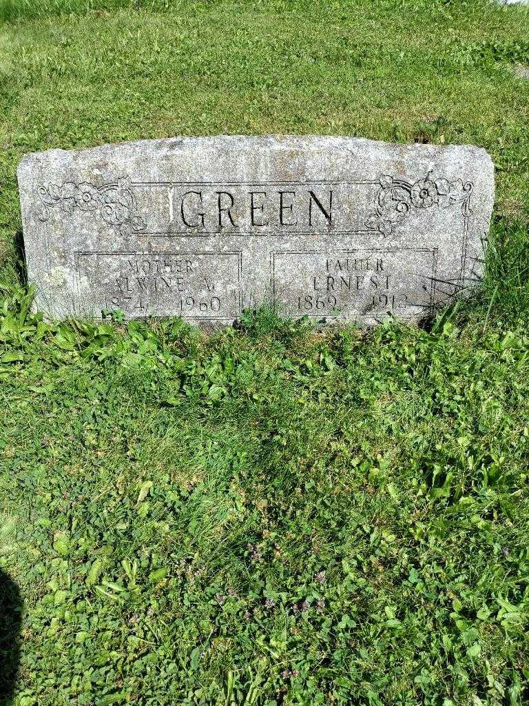 Alwine A. Green's grave. Photo 2