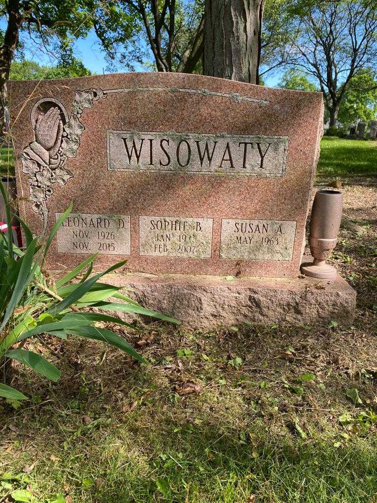 Leonard D. Wisowaty's grave. Photo 2