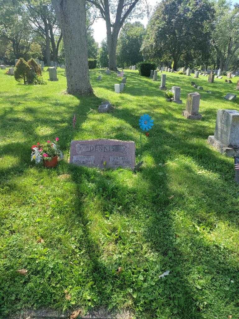 Willard Dennis's grave. Photo 1