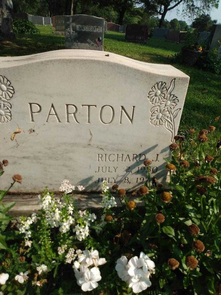 Richard J. Parton's grave. Photo 3