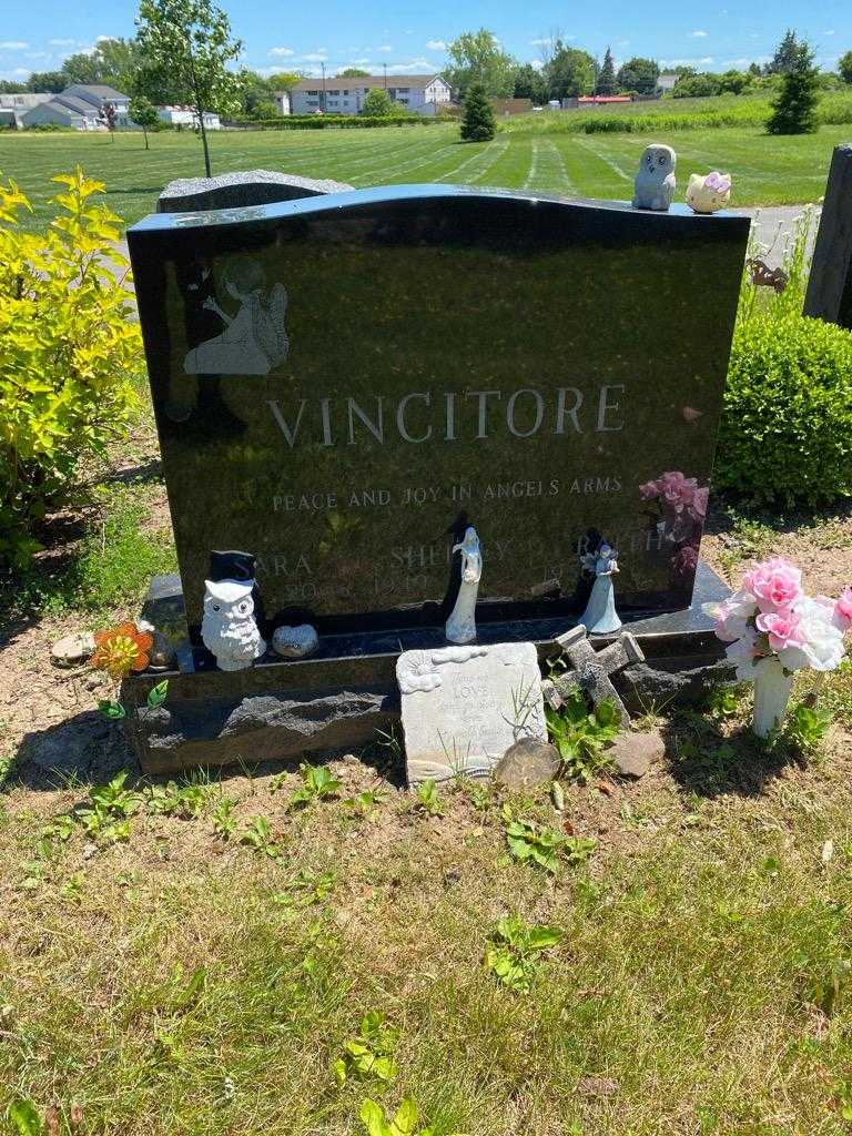 Sara Vincitore's grave. Photo 2