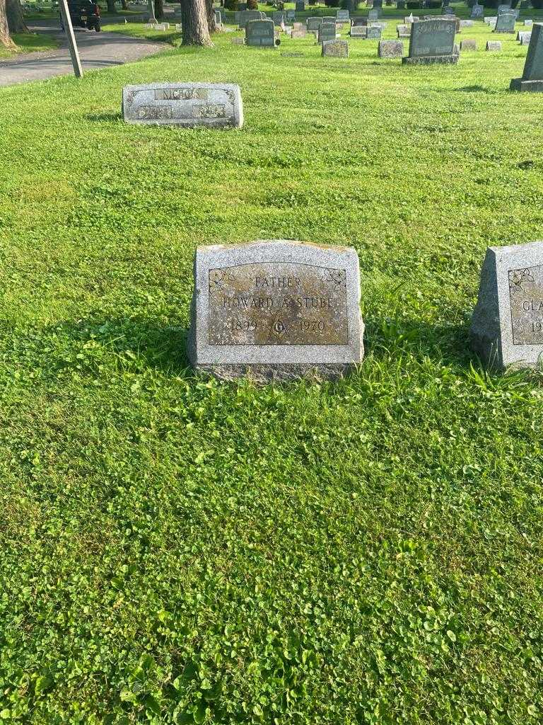Howard A. Stube's grave. Photo 2