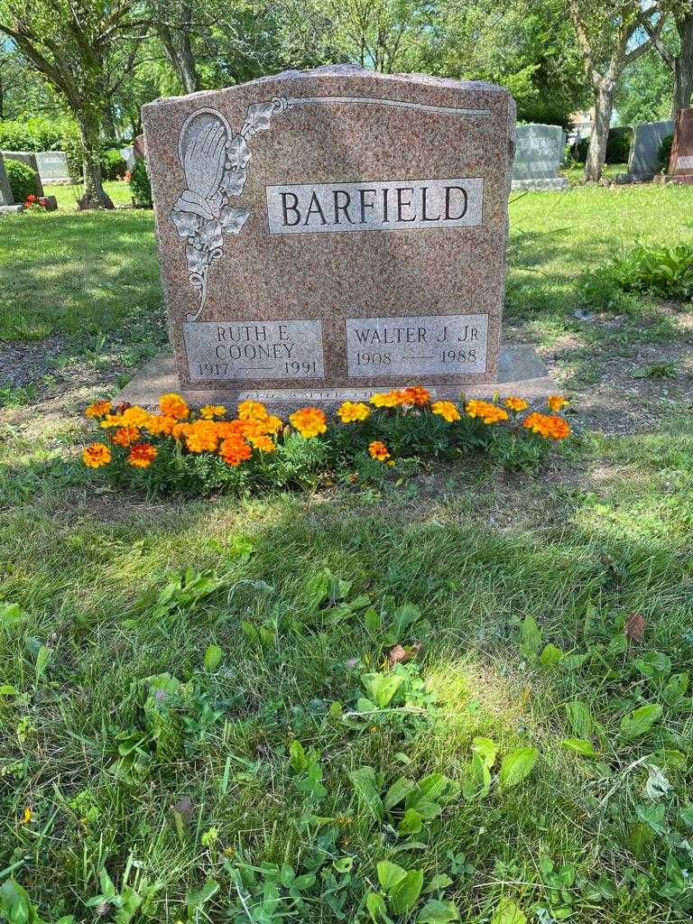 Ruth E. Barfield Cooney's grave. Photo 2