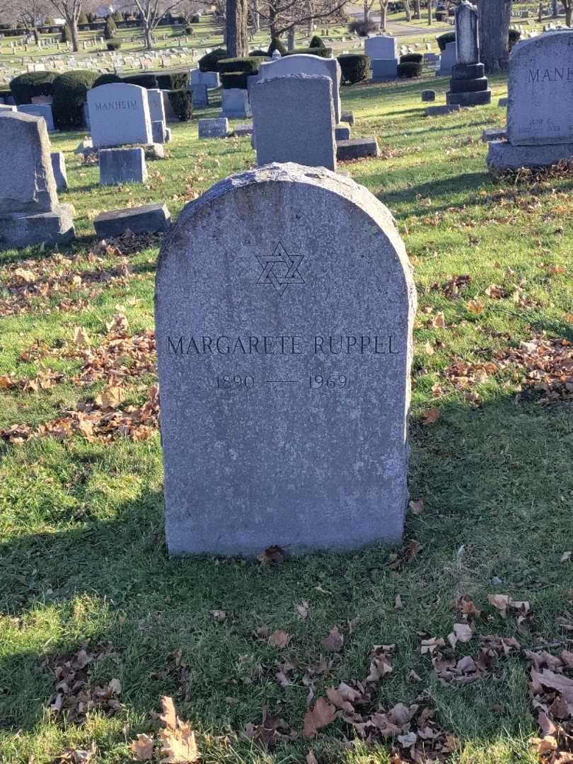 Doctor Kenneth Ruppel's grave. Photo 2