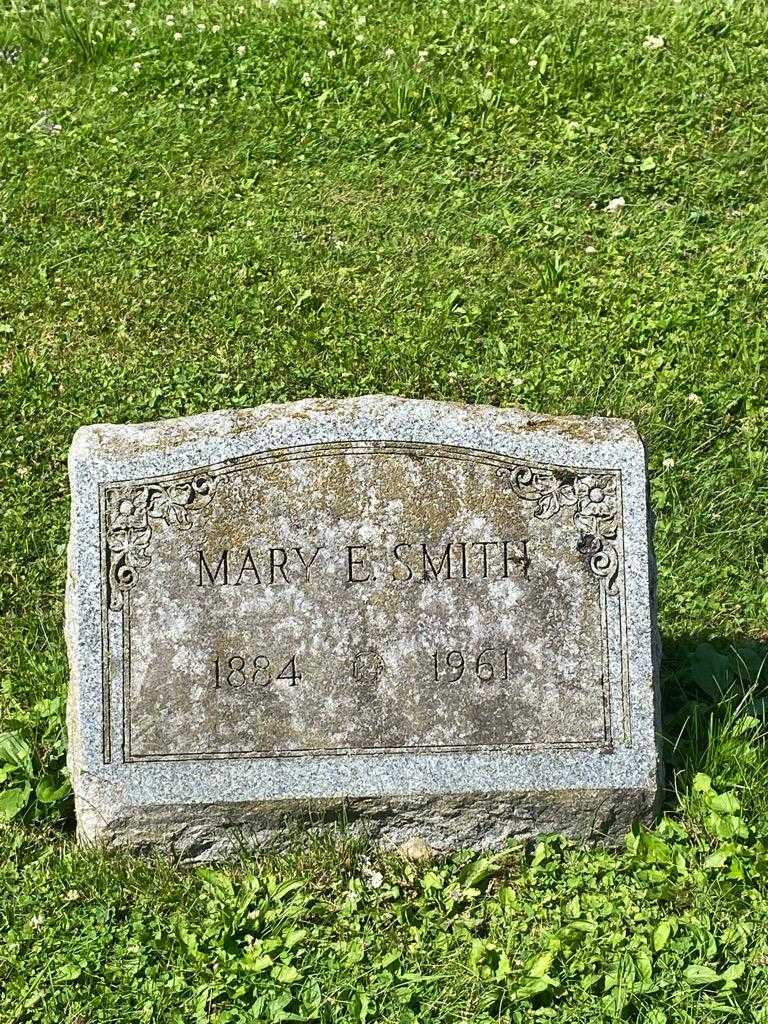 Mary E. Smith's grave. Photo 3