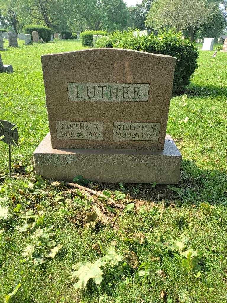 Bertha K. Luther's grave. Photo 1