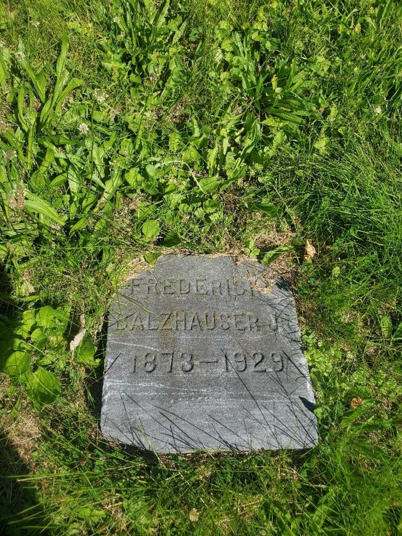 Frederick "Fred" Balzhauser's grave. Photo 3