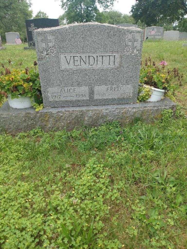 Fred Venditti's grave. Photo 1