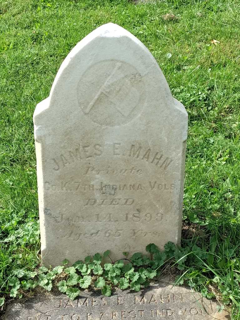 James E. Mahn's grave. Photo 3