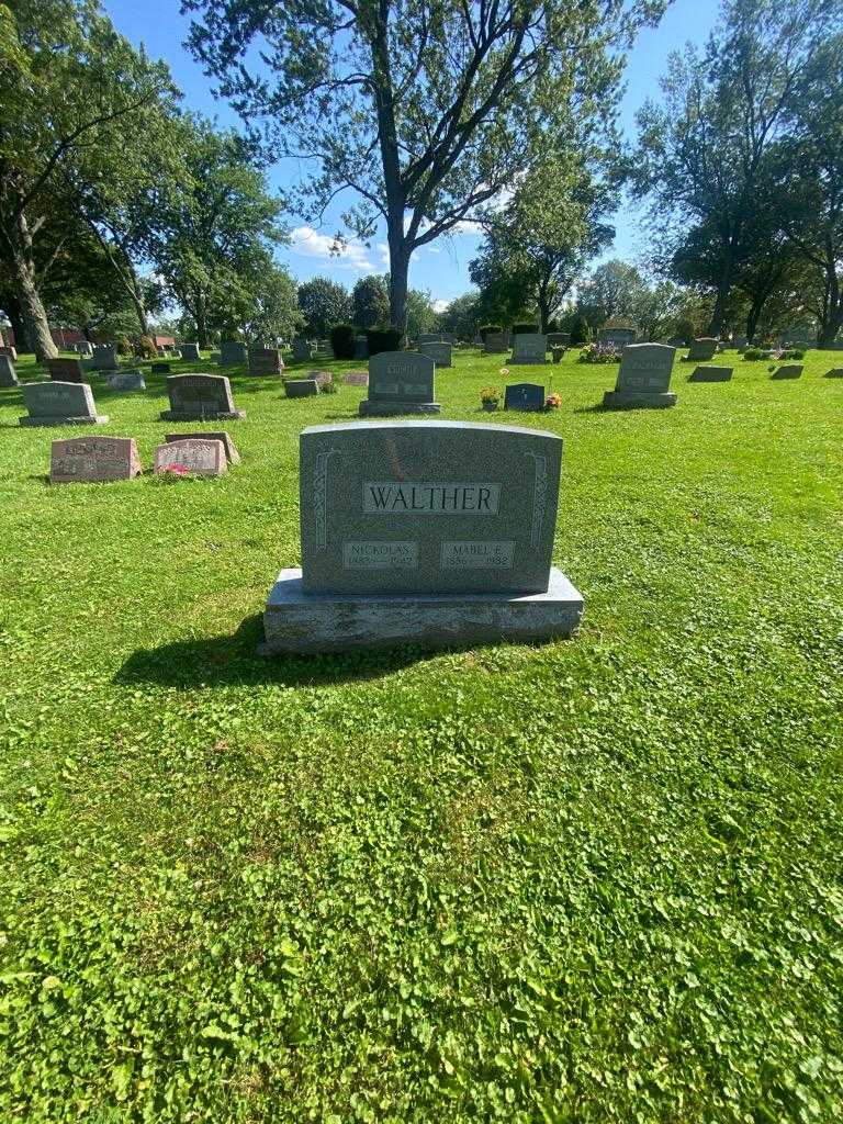 Mabel E. Walther's grave. Photo 1