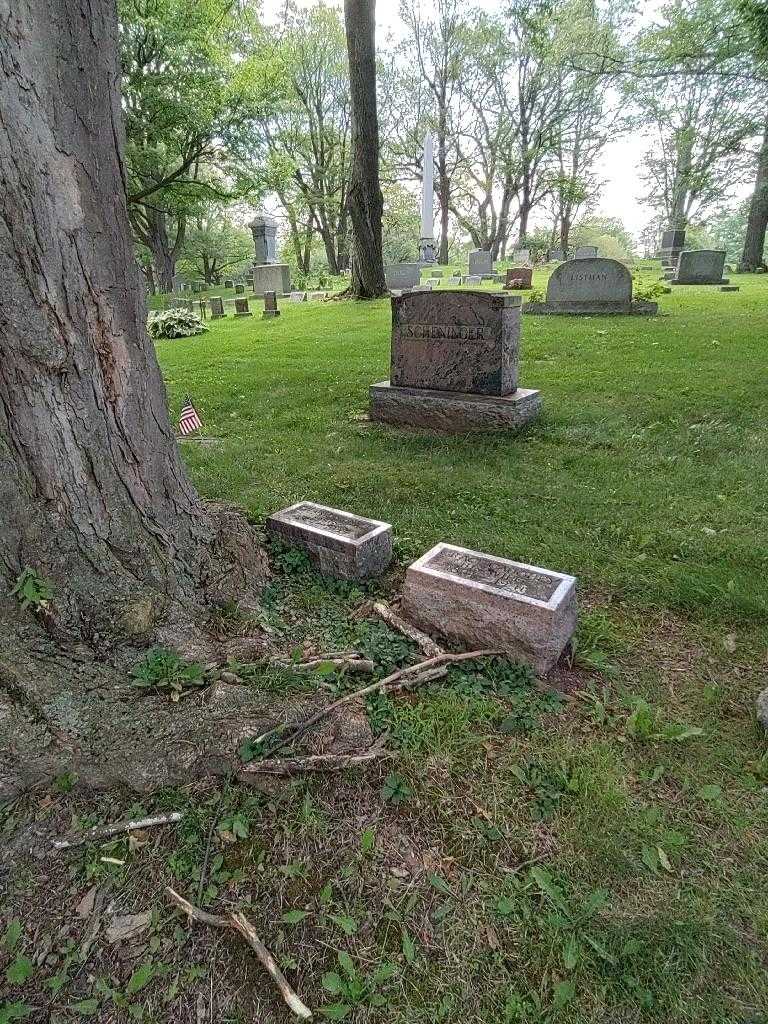 Charles Breed Scheninger's grave. Photo 2