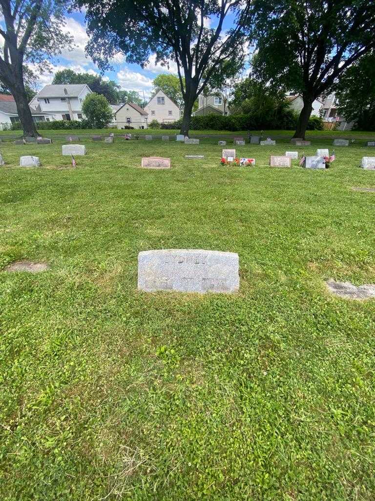 Gerald G. Sydney's grave. Photo 1