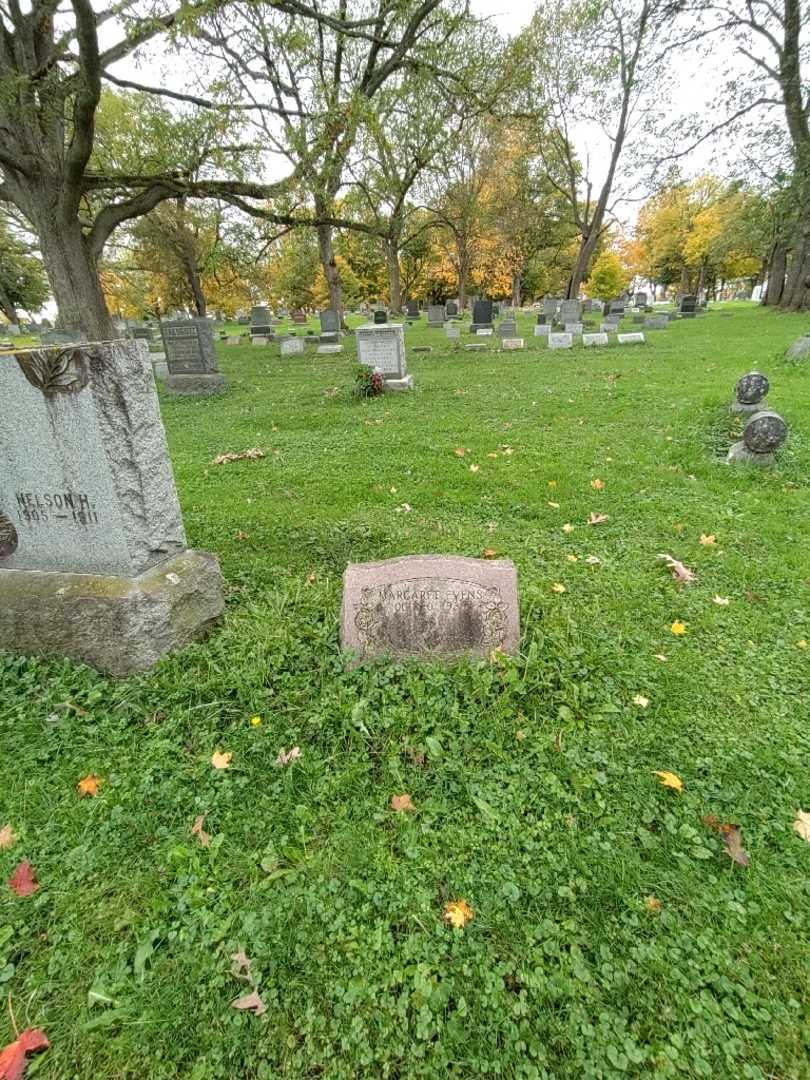 Margaret Evens Morris's grave. Photo 1
