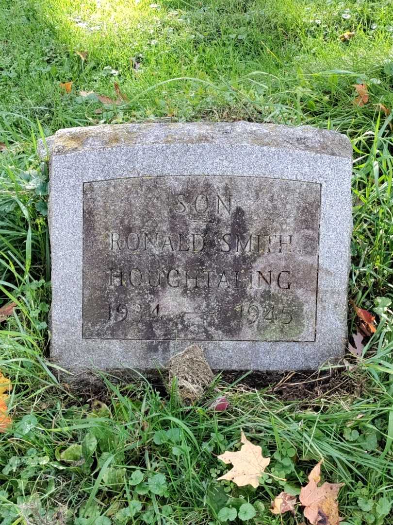Ronald Smith Houghtaling's grave. Photo 3