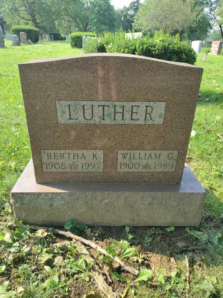 Bertha K. Luther's grave. Photo 2