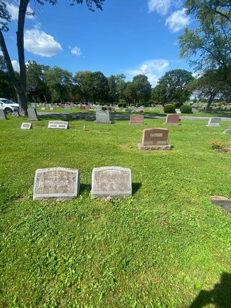 George J. Smith's grave. Photo 1