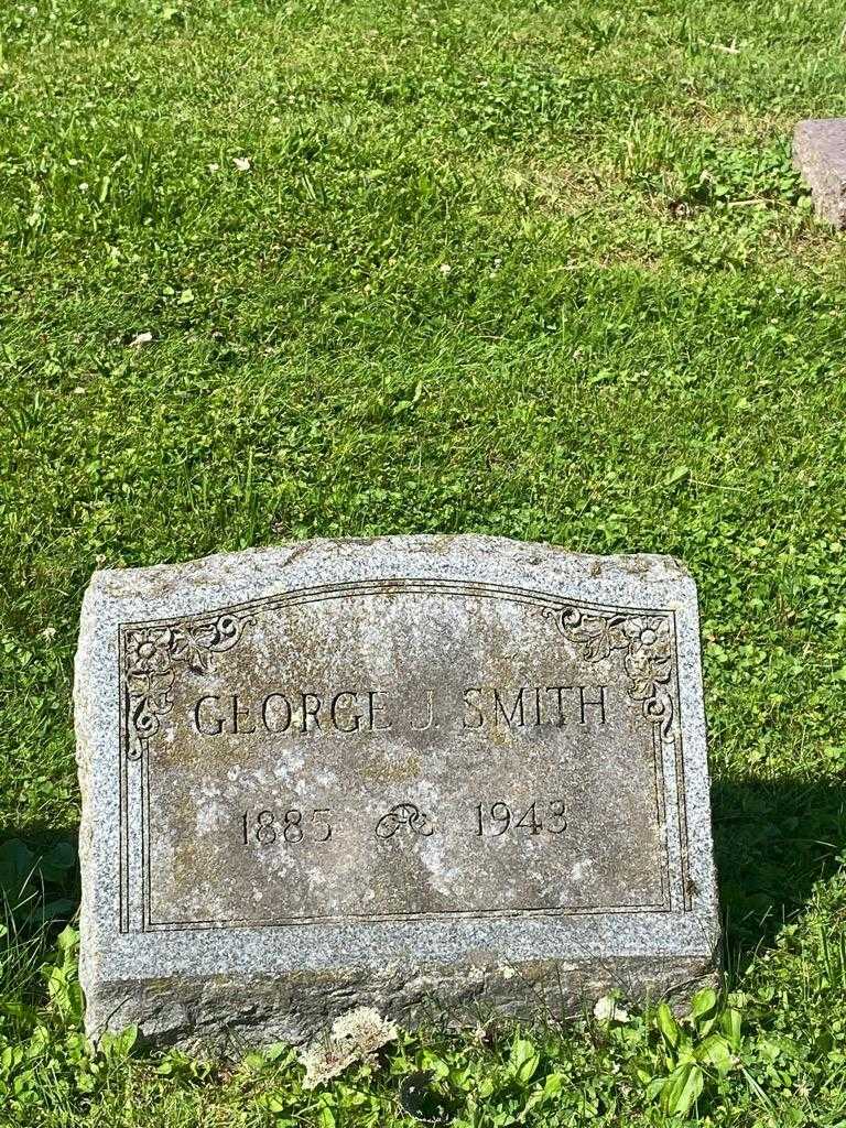 George J. Smith's grave. Photo 3