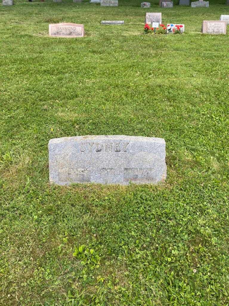 Gerald G. Sydney's grave. Photo 2