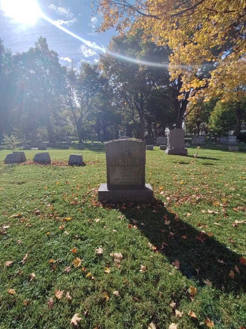 Joseph D. Lowell's grave. Photo 1