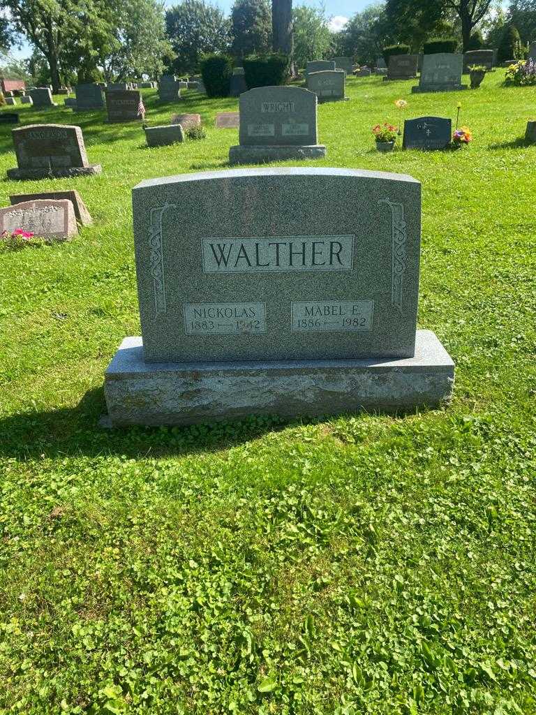 Mabel E. Walther's grave. Photo 2