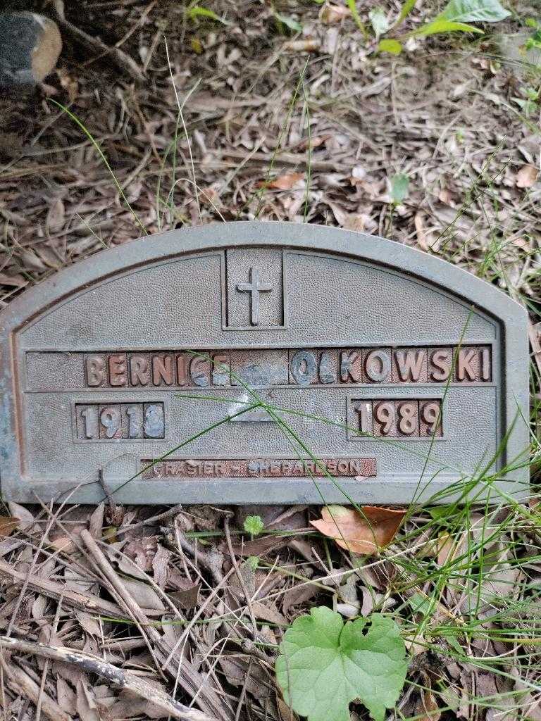 Bernice Olkowski's grave. Photo 3