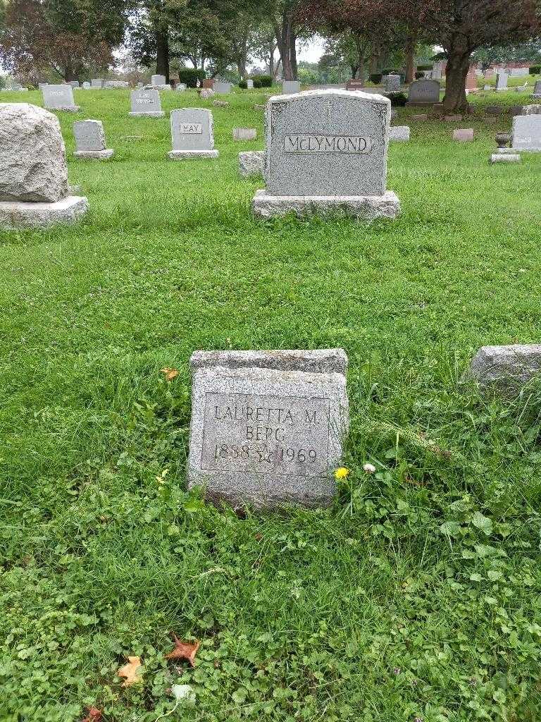 Lauretta M. Berg's grave. Photo 1