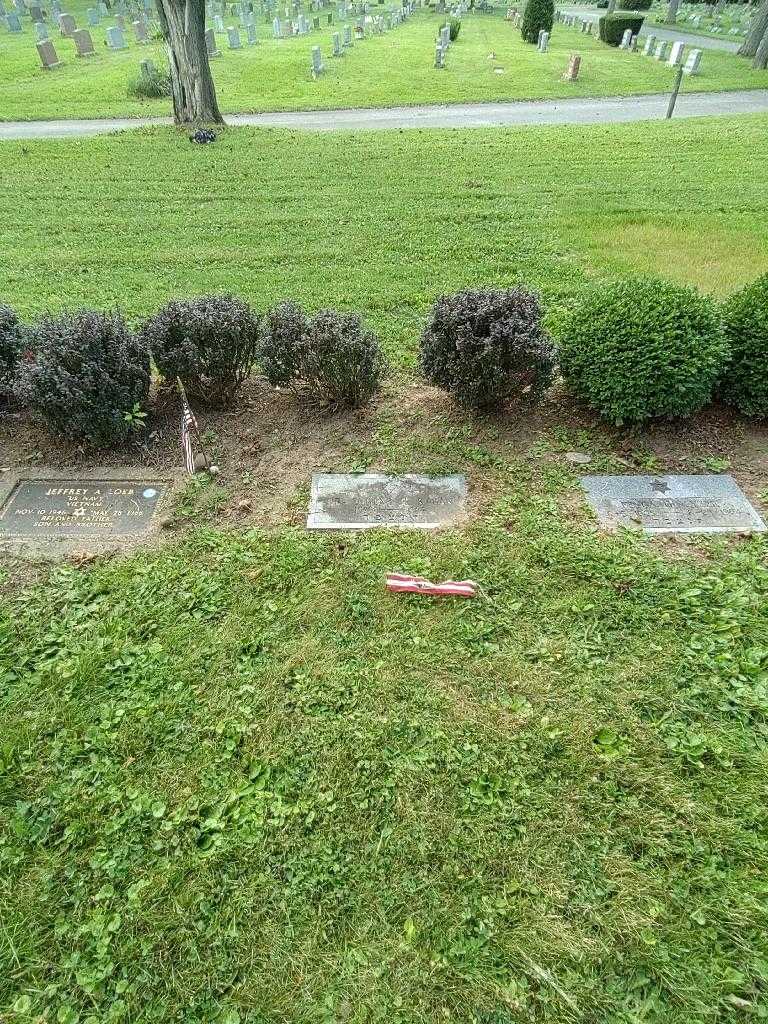 Doctor Eugene H. Kagan's grave. Photo 1