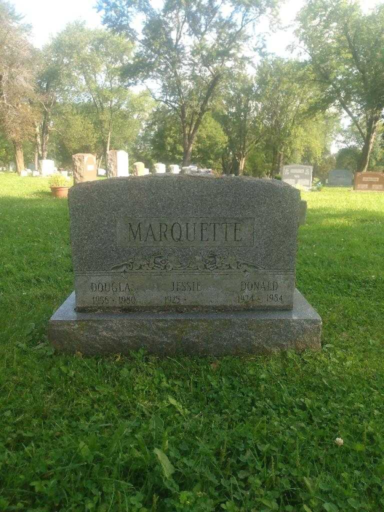 Douglas Marquette's grave. Photo 2