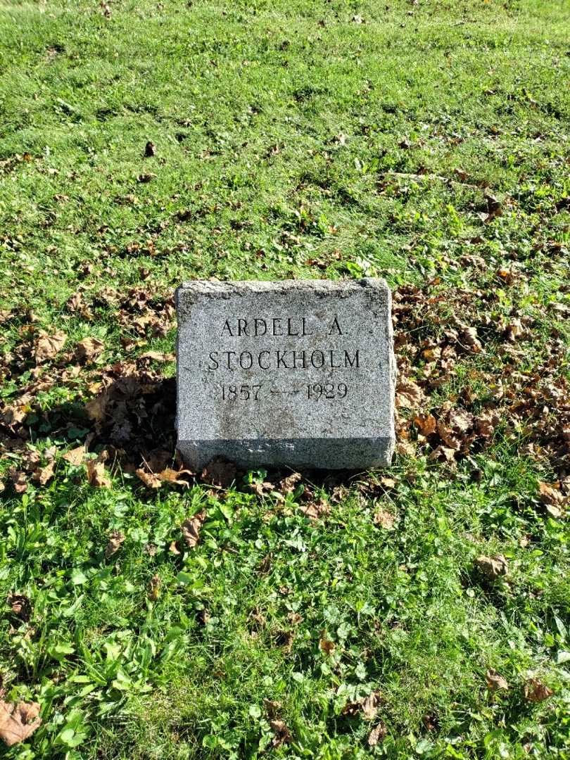 Ardell A. Stockholm's grave. Photo 2
