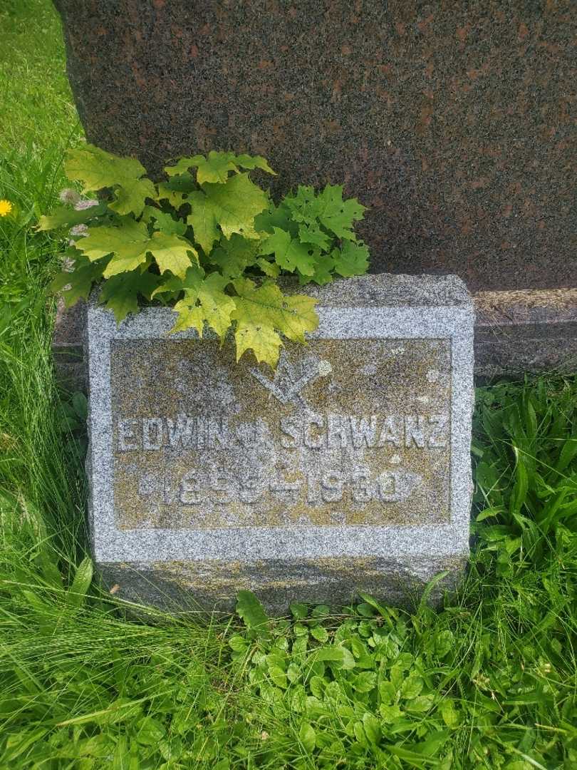 Edwin J. Schwanz's grave. Photo 3