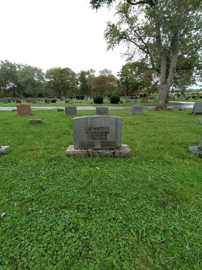 Mildred Lane's grave. Photo 1