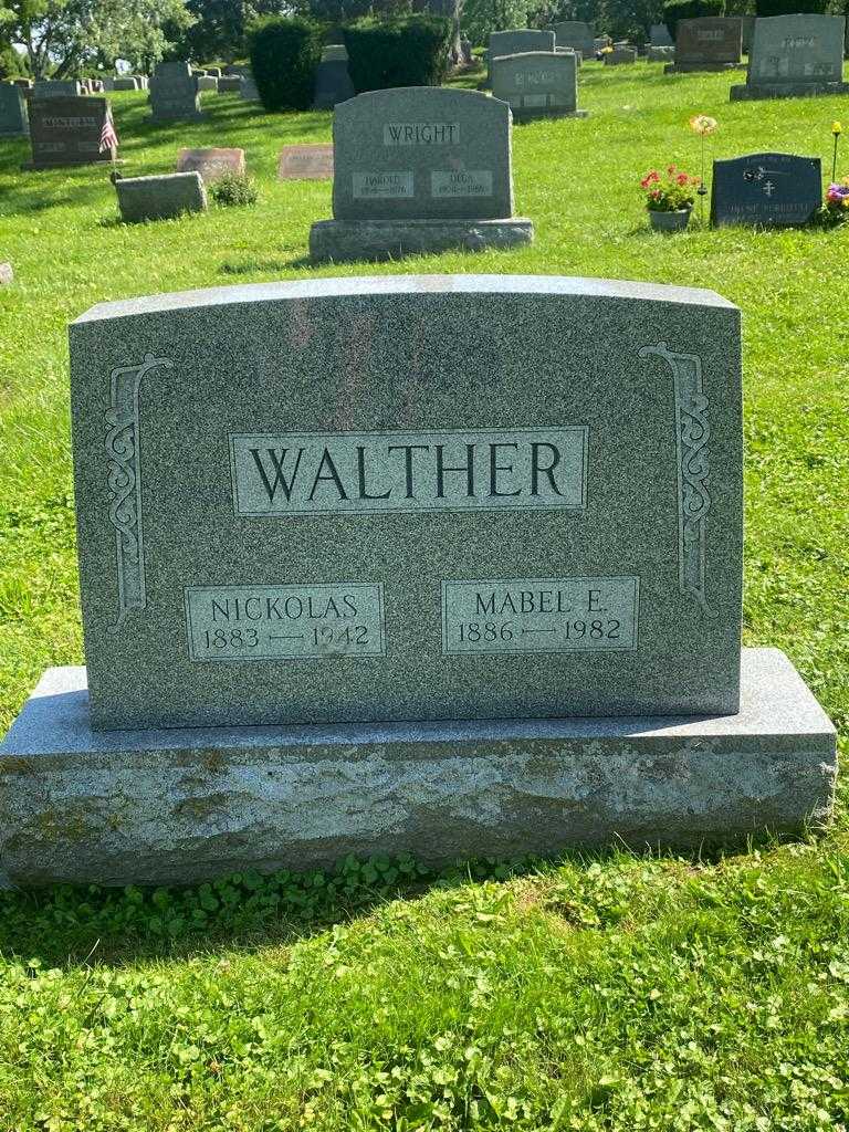 Mabel E. Walther's grave. Photo 3