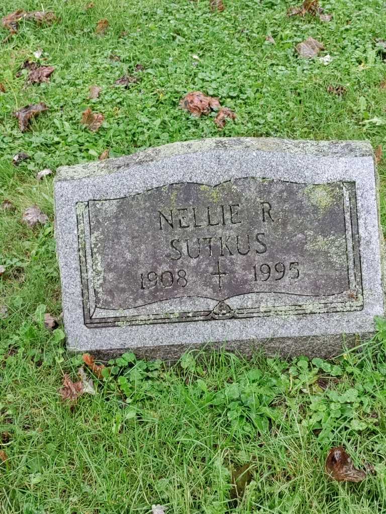 Nellie Rose Sutkus's grave. Photo 3