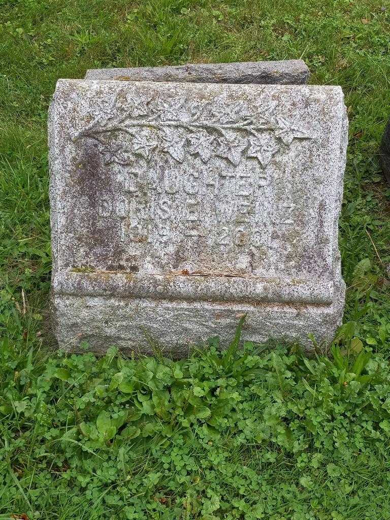 Doris E. Weinz's grave. Photo 3