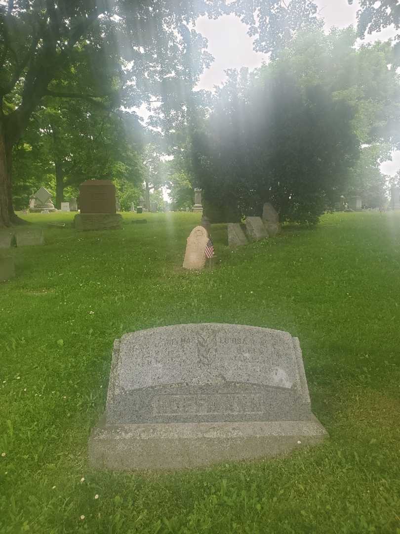 Louisa R. Hoffmann's grave. Photo 2